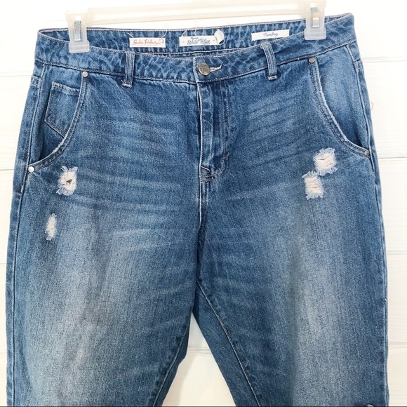 ⭐5 for $25 Wild Blue Busted Knee Distressed High Rise Light Washed Denim Jeans - Picture 5 of 9